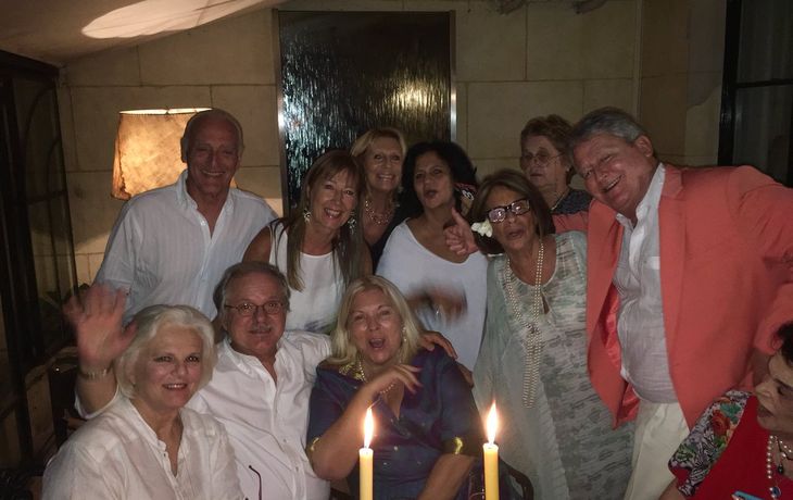 Elisa Carrió en Twitter con El Club de los Viejos