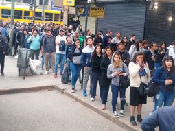 El titular de la UTA acusó a una empresa de colectivos de ser cómplice del paro