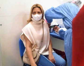 Fabiola Yañez recibió la primera dosis de la vacuna contra el coronavirus