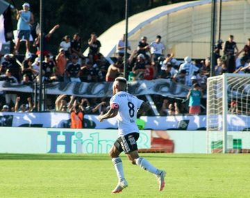 Deportivo Riestra se impuso 1-0 ante Atlético Tucumán y ganó su primer partido