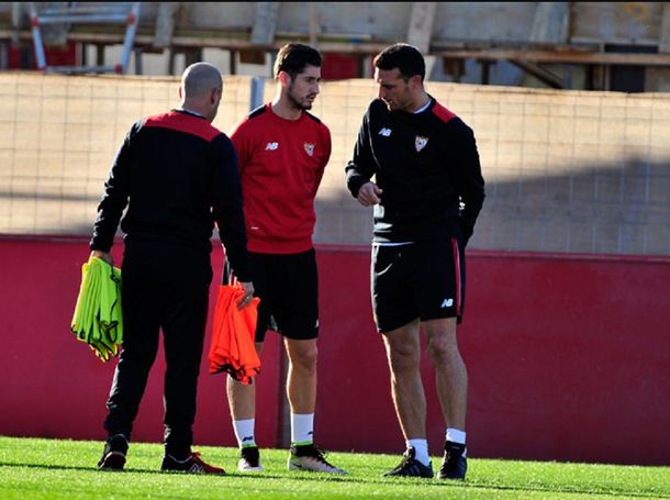 Scaloni, ayudante de Sampaoli en Sevilla, habría llamado a los convocados a la Selección
