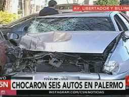 Un auto chocó a otros seis en Palermo