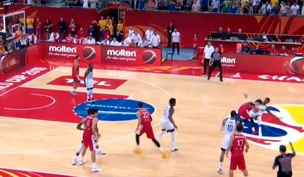 Mundial de básquet: Turquía tenía el partido ganado y lo perdió de manera insólita ante Estados Unidos
