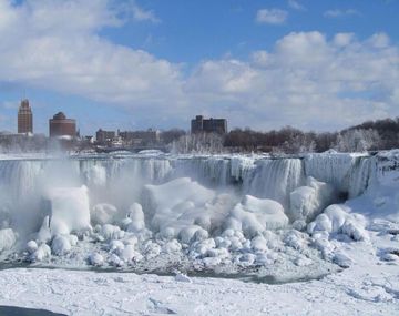 Las cataratas del Niágara congeladas
