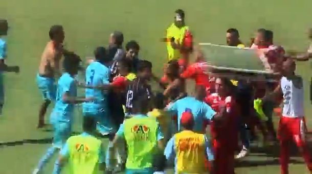 Insólita batalla campal entre dos equipos del ascenso brasileño