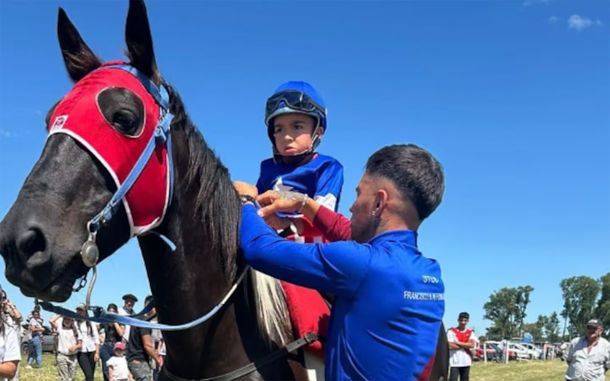 Andrés Morosini junto a su hijo mayor, Francisco. Andrés Morosini junto a su hijo mayor, Francisco.