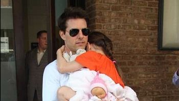 Tom Cruise y Suri Tom Cruise y Suri