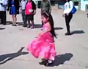 Baile de dos niños que es furor en la web