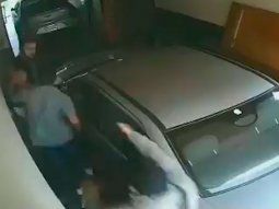 La Plata: ladrones le sacaron a un hombre de los brazos a su bebé para entrar a su casa
