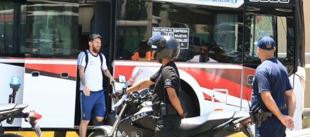 Messi se descompuso en el vuelo a San Juan