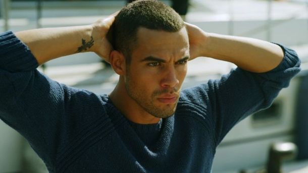 Entre sus grandes éxitos, aparece Entre sus grandes éxitos, aparece