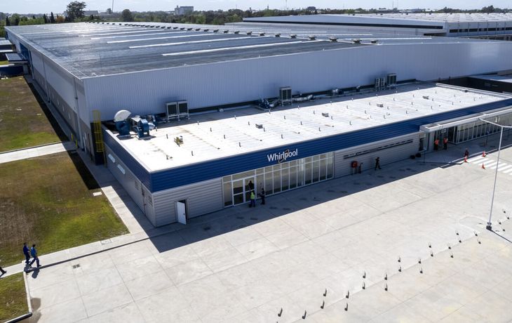 Importante fábrica de electrodomésticos anunció el cierre de su planta en Pilar: más de 200 trabajadores a la calle