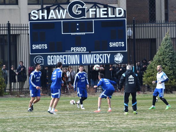 ¿Qué equipos paró Martino en su primera práctica en Estados Unidos?
