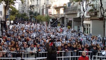 a 22 anos del atentado, macri asiste al acto por la amia a 22 anos del atentado, macri asiste al acto por la amia
