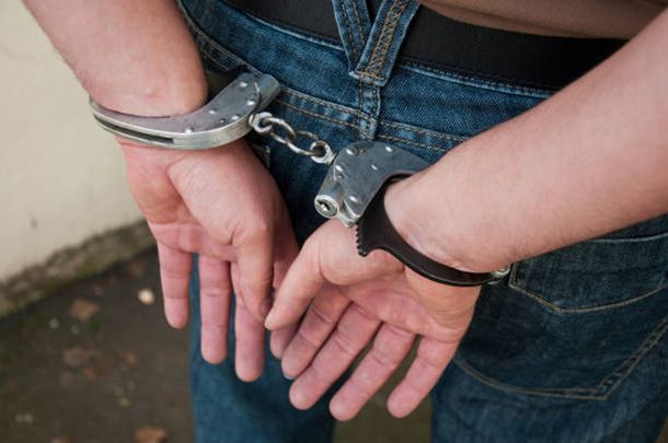 Se hizo pasar por juez federal para acceder a una base de datos policiales y le dictaron prisión preventiva