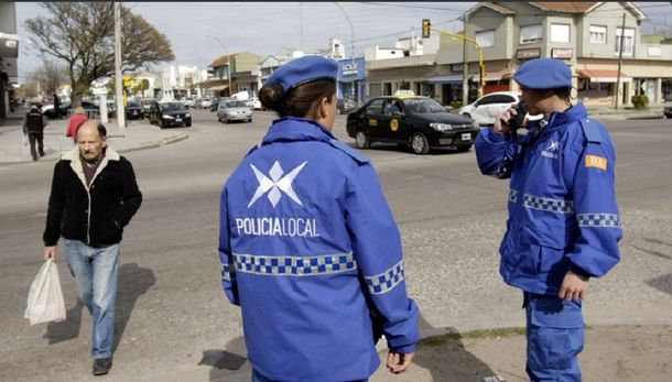 Un motociclista baleó a un policía que lo intentó parar en un control