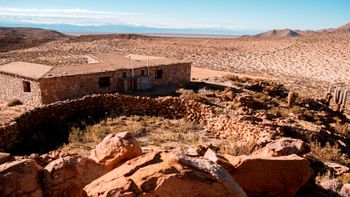 Está ubicado en la Puna y enamora por sus paisajes Está ubicado en la Puna y enamora por sus paisajes