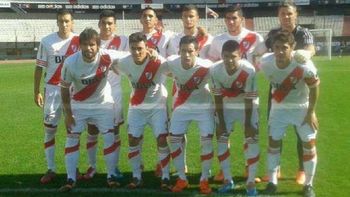 cavenaghi volvio a jugar con la mira puesta en el superclasico