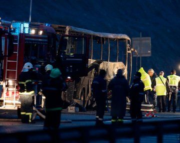 Al menos 46 personas murieron por el choque e incendio de un micro