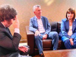 La primera foto de Javier Milei como presidente electo, junto a Macri