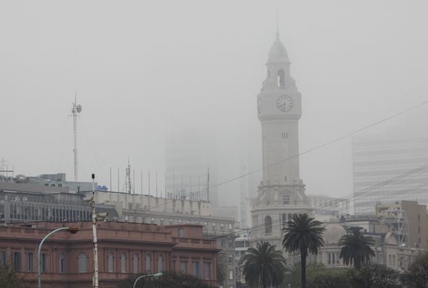 La niebla complica la visibilidad en la Ciudad y alrededores