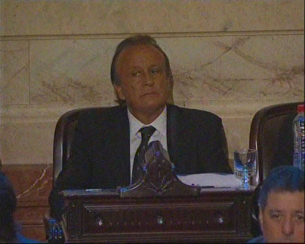 Del Sel deja su banca para lanzarse a gobernador