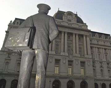 El Correo Central, la sede oficial del Correo Argentino. Foto Archivo.