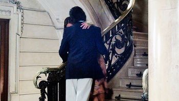 la china suarez, a los besos con un modelo la china suarez, a los besos con un modelo