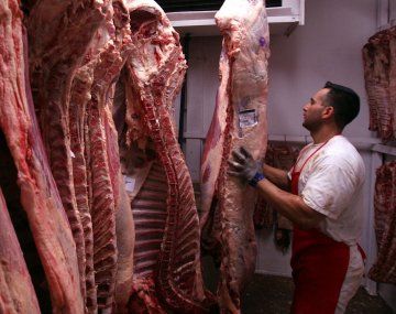 El Gobierno aclaró que no cerrarán las exportaciones de carne mientras negocian tope a las subas de precios