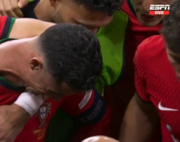 El llanto de Cristiano tras errar un penal en el tiempo extra ante Eslovenia