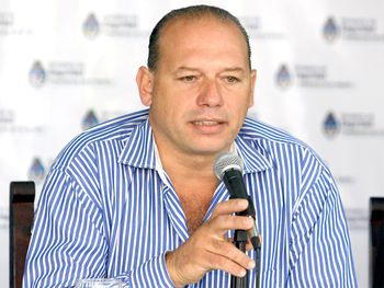 Berni acusó a Massa de saber quién entró a robar a su casa