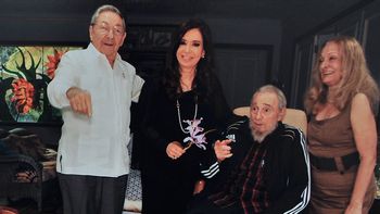 difunden las fotos de cfk con los hermanos castro en cuba difunden las fotos de cfk con los hermanos castro en cuba