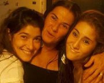 Hallan quemado el auto de la maestra asesinada en Moreno