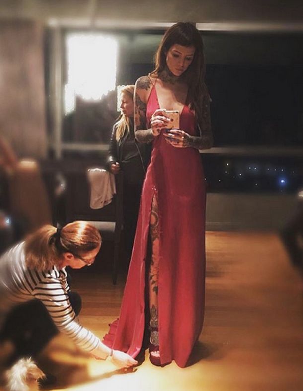 Candelaria Tinelli se tatuó a sus perros en la pierna