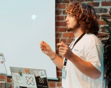 Quién es Diógenes Casares