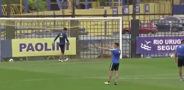 En Boca se siguen burlando de River: ¡pidieron el VAR en un entrenamiento!