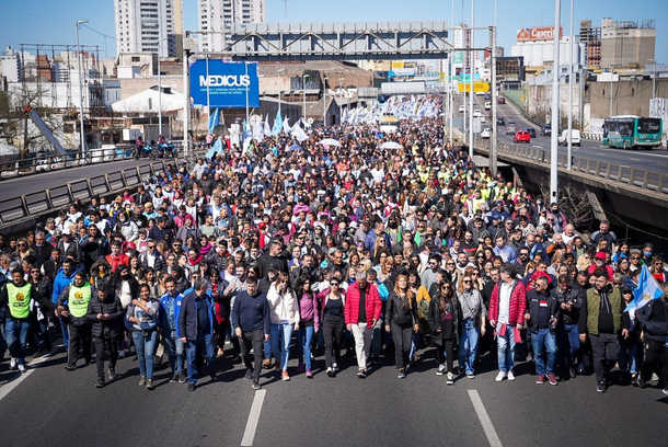 El mundo entero sigue conmovido por el fracasado magnicidio de Recoleta: argentinos en Europa marcharon en apoyo a CFK