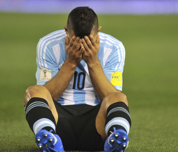 Así fue la lesión de Sergio Agüero, que abandonó el campo en el primer tiempo