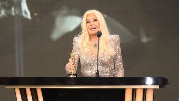 el papelon de susana gimenez en los martin fierro: le cambio el nombre a luck ra el papelon de susana gimenez en los martin fierro: le cambio el nombre a luck ra