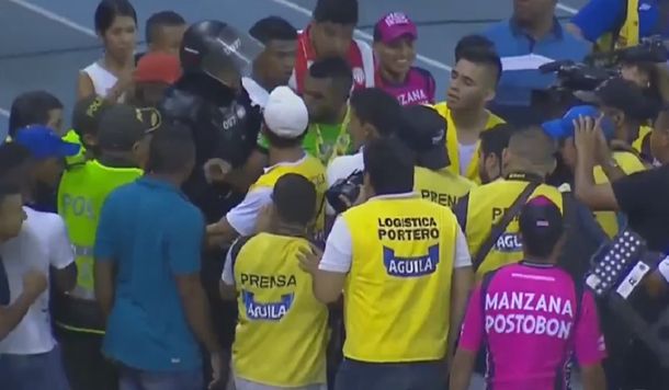 El delantero no la pasó bien en el festejo del título