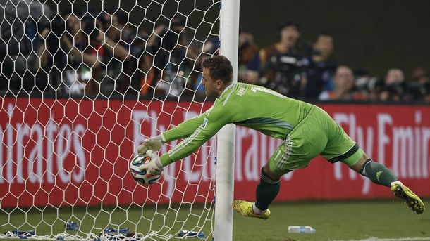 El arquero ruso y un blooper para el recuerdo ante Corea del Sur