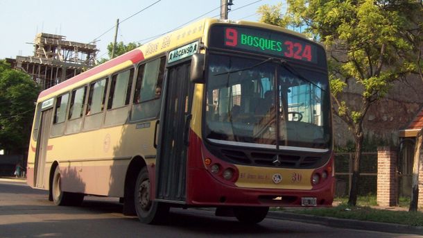 Paro de varias líneas de colectivos por la agresión a un chofer en Florencio Varela: le cortaron un dedo