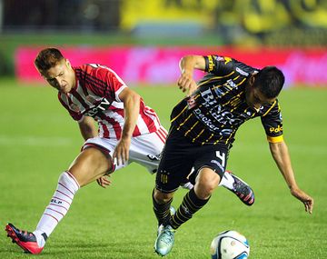 Estudiantes goleó a Olimpo y se clasificó a la Copa