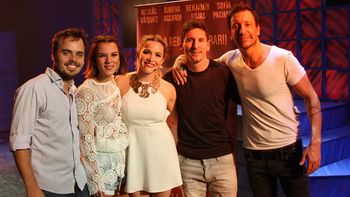 la noche de teatro de lionel messi: fue a ver a nico vazquez y convulsiono calle corrientes la noche de teatro de lionel messi: fue a ver a nico vazquez y convulsiono calle corrientes