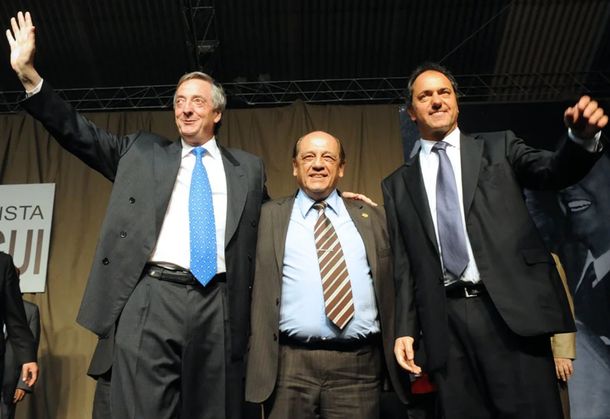 Juan José Mussi junto a Néstor Kirchner y Daniel Scioli. Juan José Mussi junto a Néstor Kirchner y Daniel Scioli.