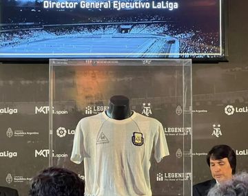 La camiseta que Diego Maradona cambió con Lothar Matthäus. 