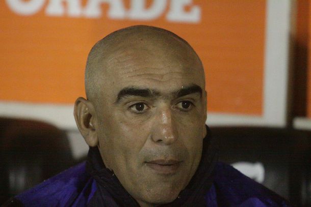 En plena lucha por el descenso, Temperley echó a su entrenador