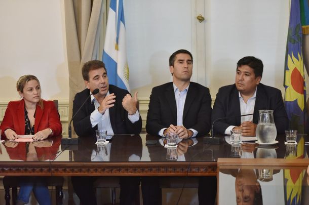 Zona de exclusión, chalecos y patentes en los cascos: ¿en qué consiste el proyecto que presentó Ritondo contra los motochorros?