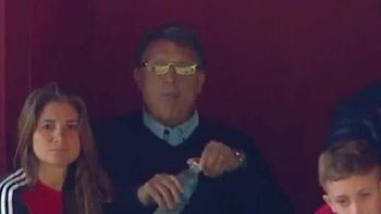 el entrenador de la seleccion, invitado de lujo al clasico rosarino el entrenador de la seleccion, invitado de lujo al clasico rosarino