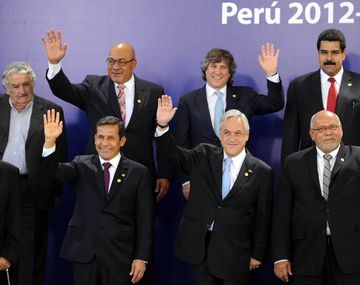 La Unasur acordó limitar el accionar de los fondos buitre